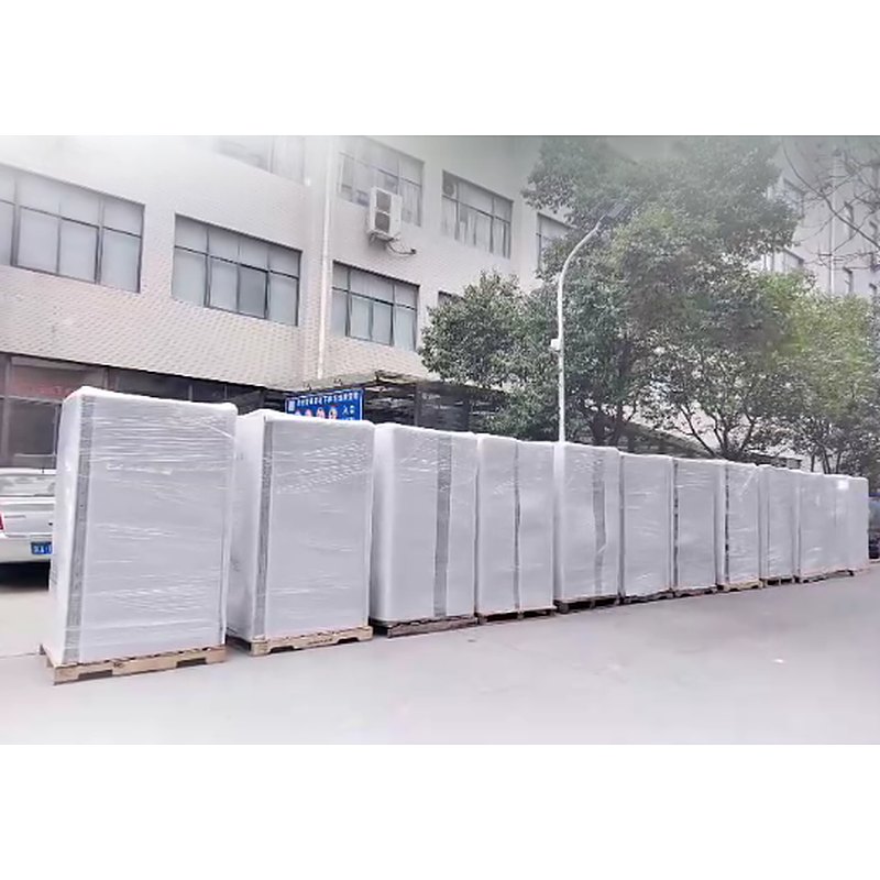 18台高压软启动柜打包装车发往新疆 18台高压软启动柜打包装车发往新疆