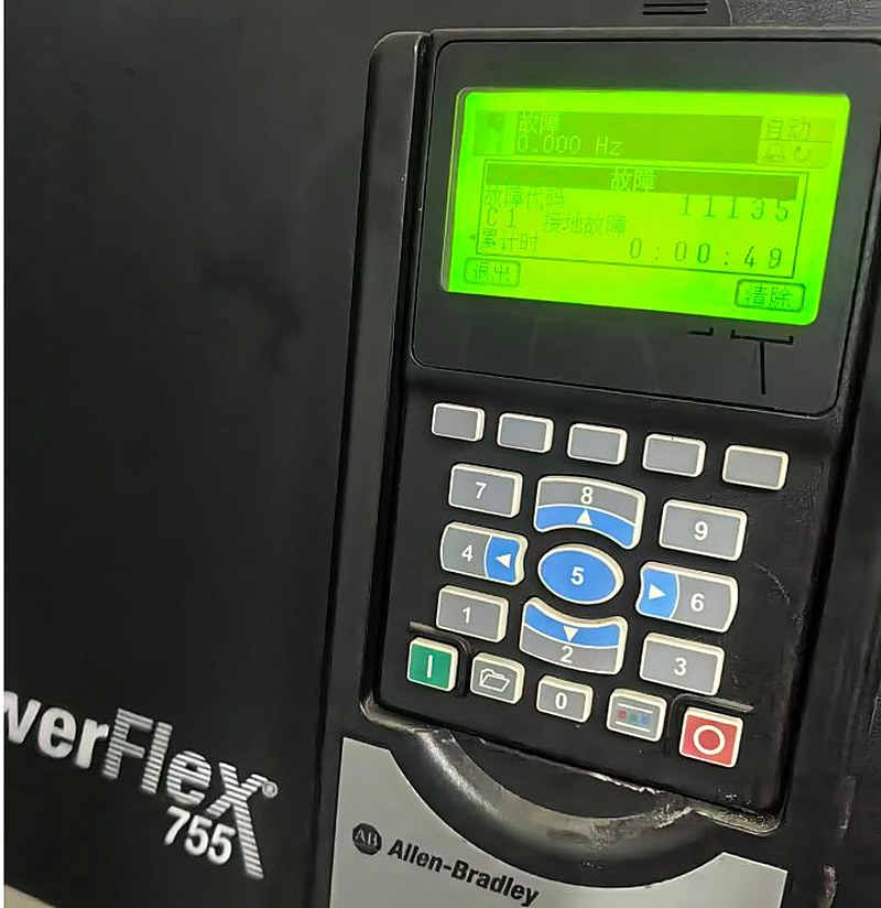 AB PowerFlex 755 变频器面板报故障实拍 AB PowerFlex 755 变频器面板报故障实拍